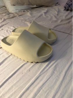 yeezy slides