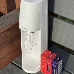 Soda Stream And Bubbly Flavoring