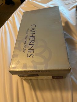5 pairs of women’s shoes