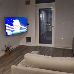 LG Smart UHD 58-Inch TV & Furniture Set – Like New - Carmel, IN