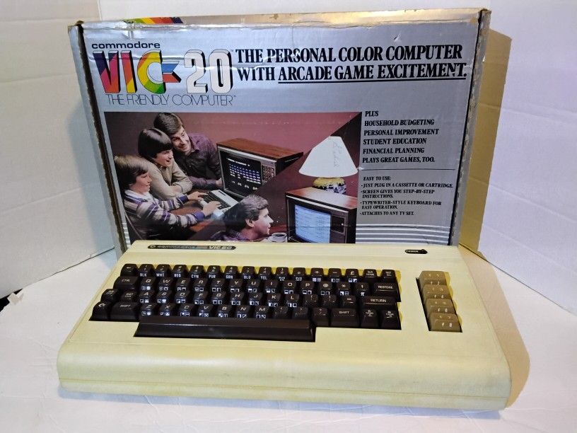 Commodore VIC-20 Home Computer Vintage In Box RARE Atari/Apple II Era