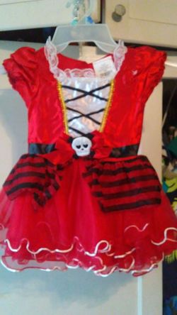COSTUME