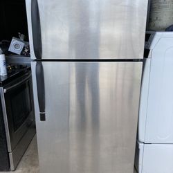 Frigidaire Refrigerator 28W65H Everything Works Good 1 Month Warranty delivery Available 