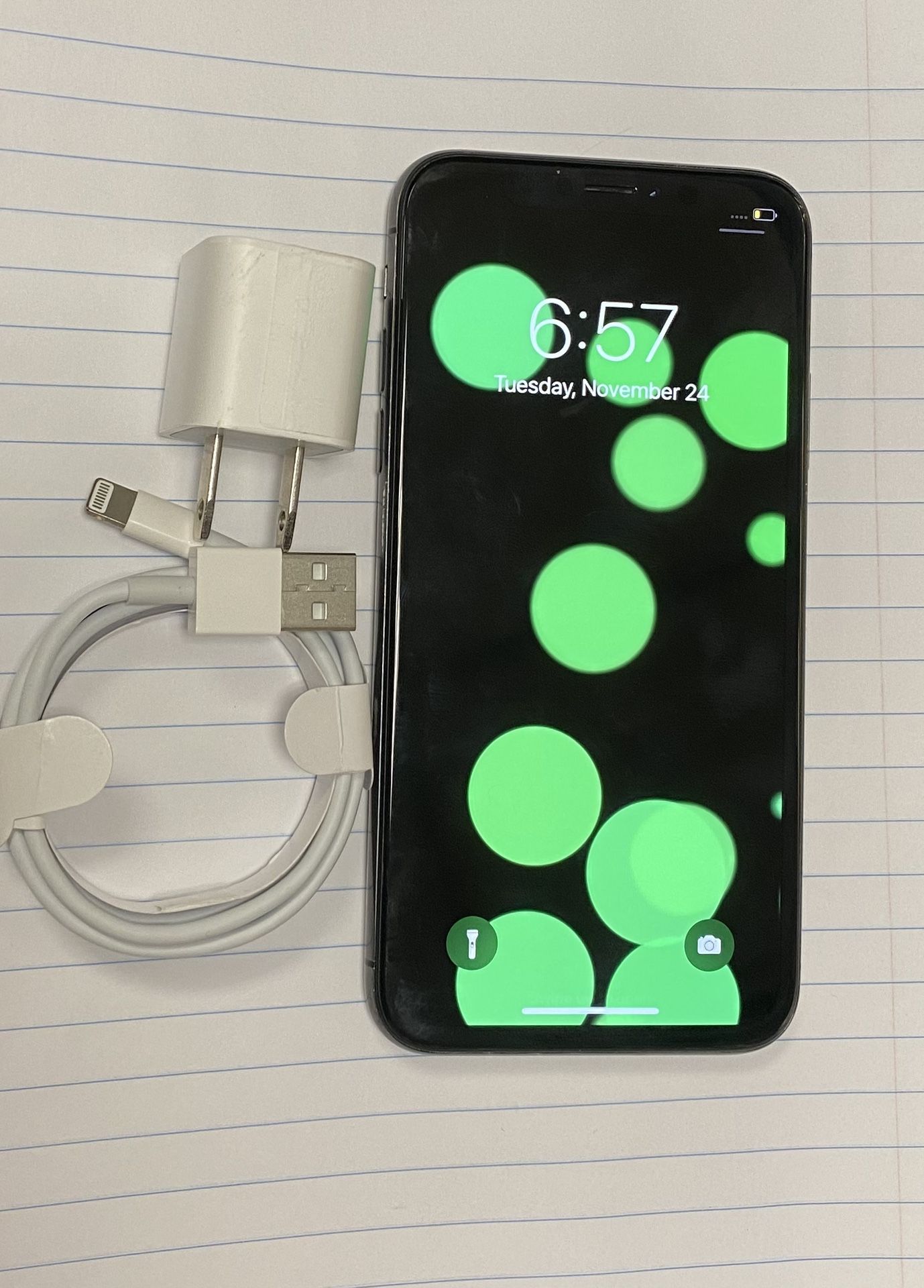 Factory unlocked apple iphone X 64 gb, store warranty!