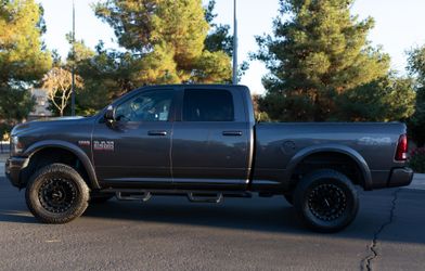 2018 Ram 2500 LARAMIE 4x4 Crew Pickup FULLY LOADED
