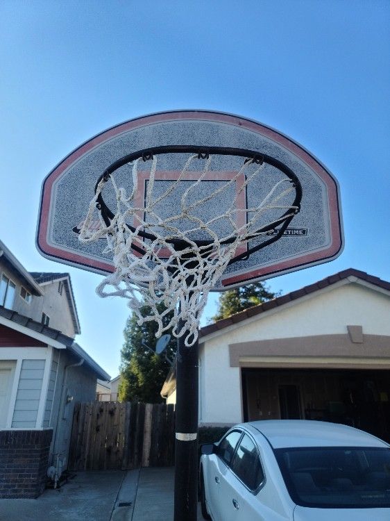 Basketball Hoop 