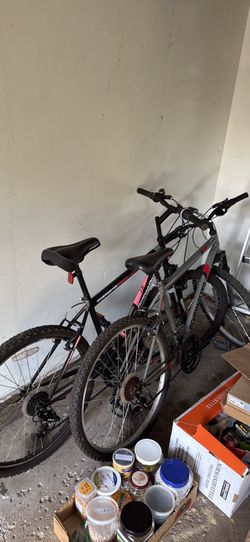 Pair of Roadmaster Granite Peak Mountain Bikes (Men’s & Women’s) – Great Condition