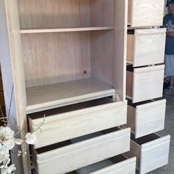 Gorgeous Big Closet 8 Drawers 