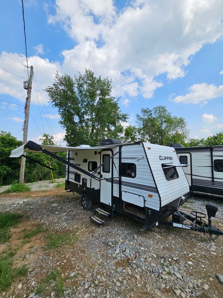 2018 Coachmen Clipper 17 Bhs
