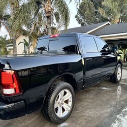 2014 Ram 1500 Sport Hemi