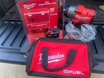 Milwaukee impact ranch 1/2 inch battery and charger
