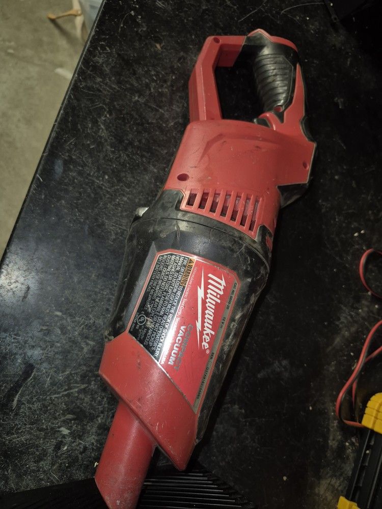 12 Volts Milwaukee Vacuum For Sale Works Great 
