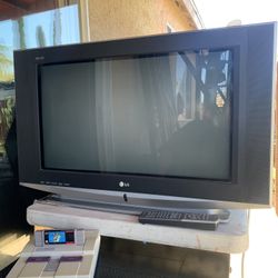 32in LG Superslim Widescreen HD CRT TV 