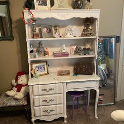 Desk With Shelves 