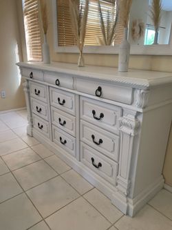 Dresser
