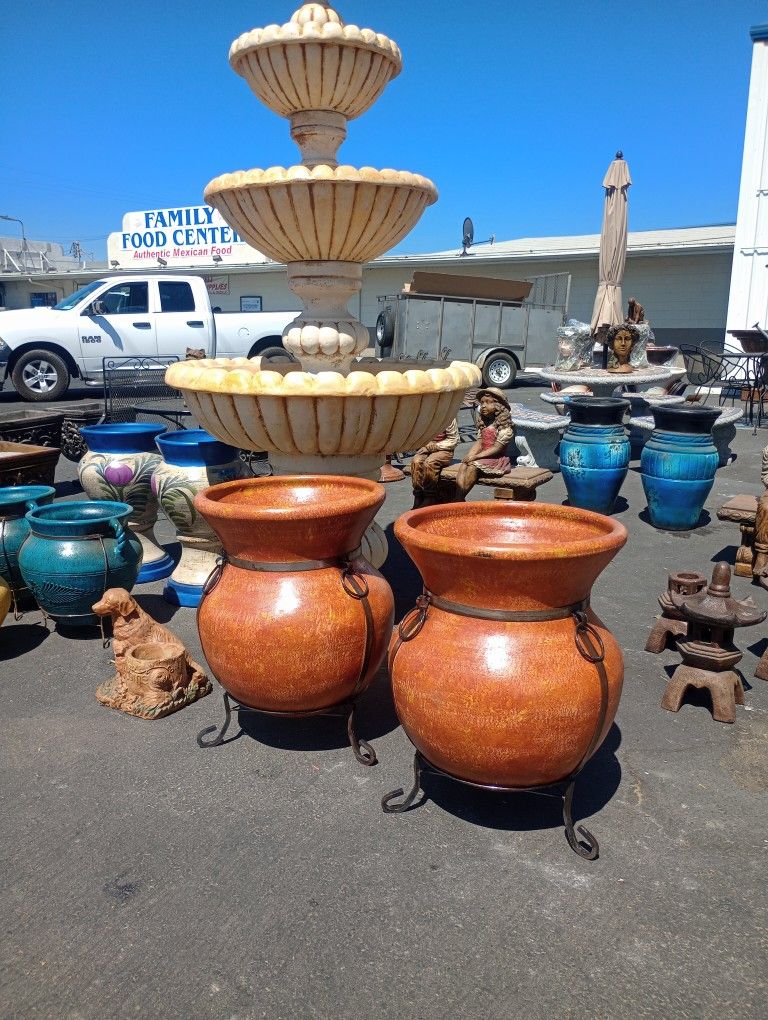 Planters, Fountains And Patio Sets
