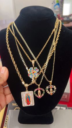 Cadenas con dije virgencita