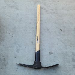 Husky  5lb pick mattock 