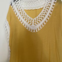Women’s bathing suit cover-up