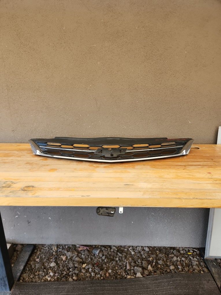 ✨️2016-2018 Chevy Cruze Upper Grille ORIGINAL✨️