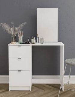 3 Drawer vanity