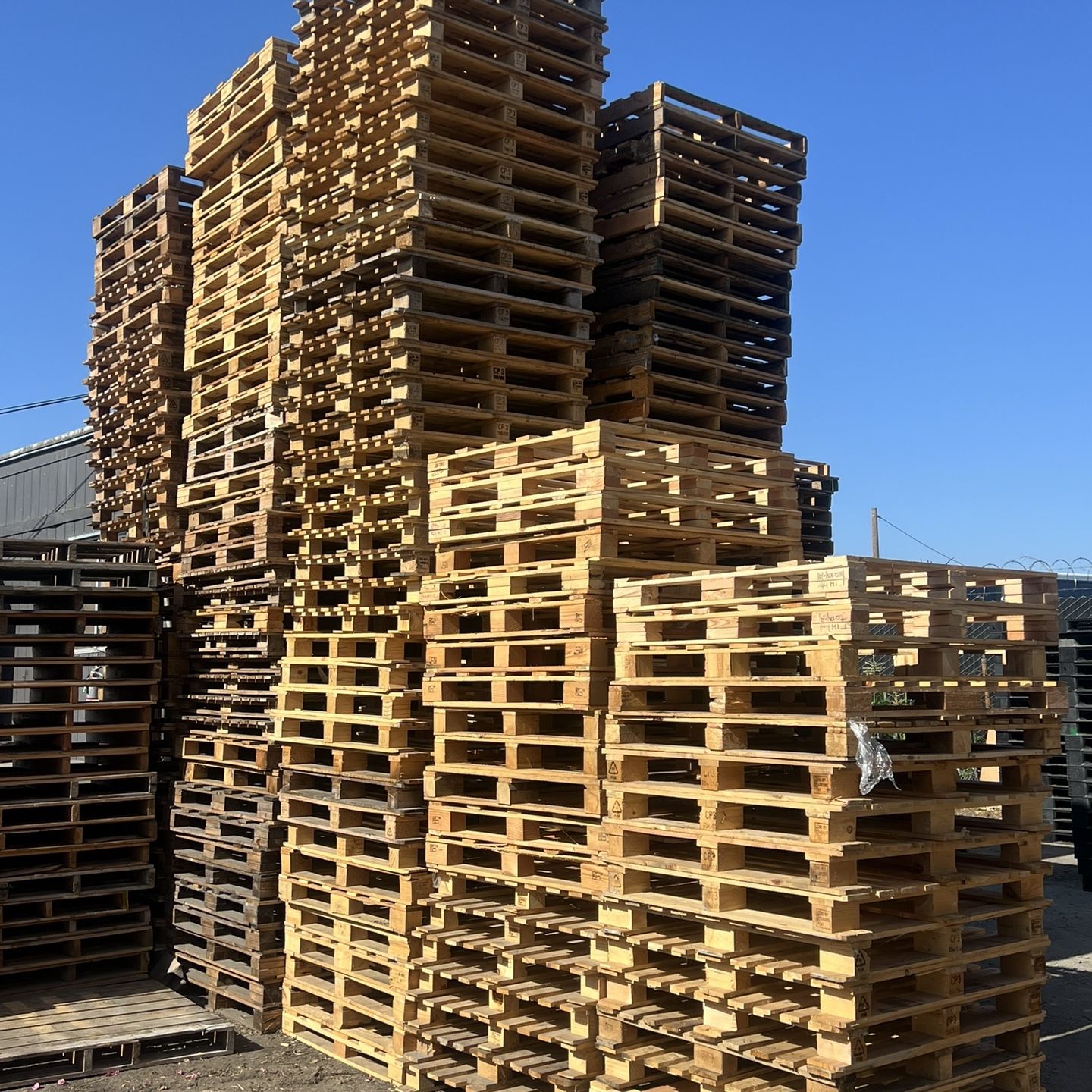 48x40 Block pallets for Sale in Compton, CA - OfferUp