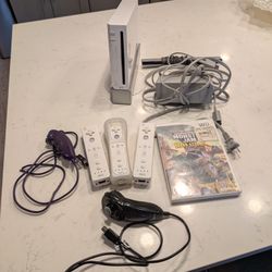 Nintendo Wii Console, Controllers and Game