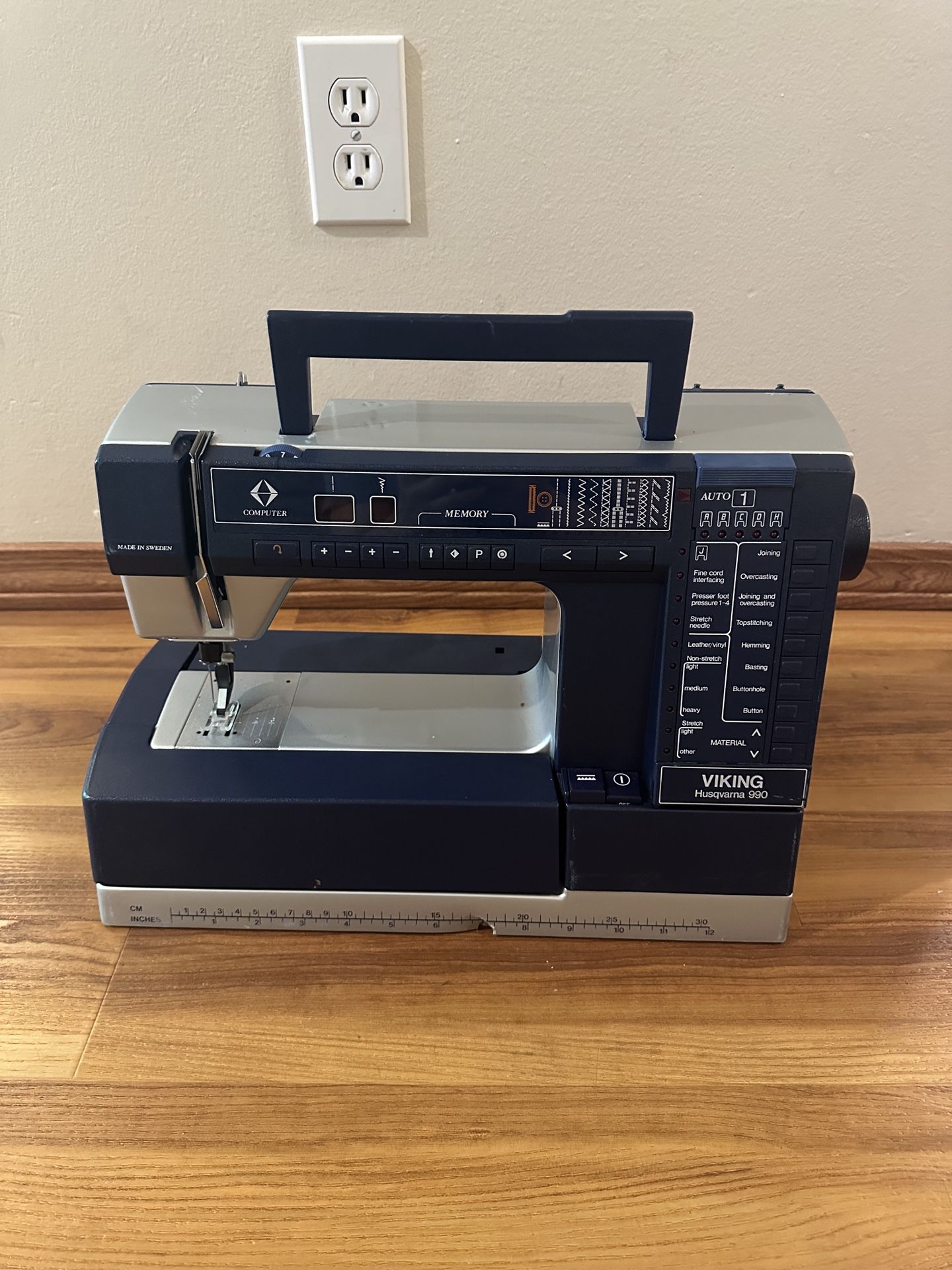 Husqvarna Viking 990 Sewing Machine For Parts 
