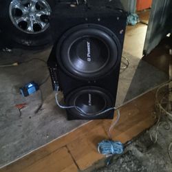 Q Power Subs And  Amp2100