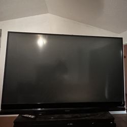 Tv 85” misubishi 