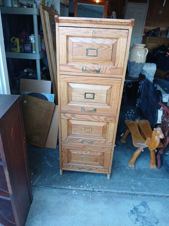 Oak 4 Drawer Locking Filing Cabinet With Keys