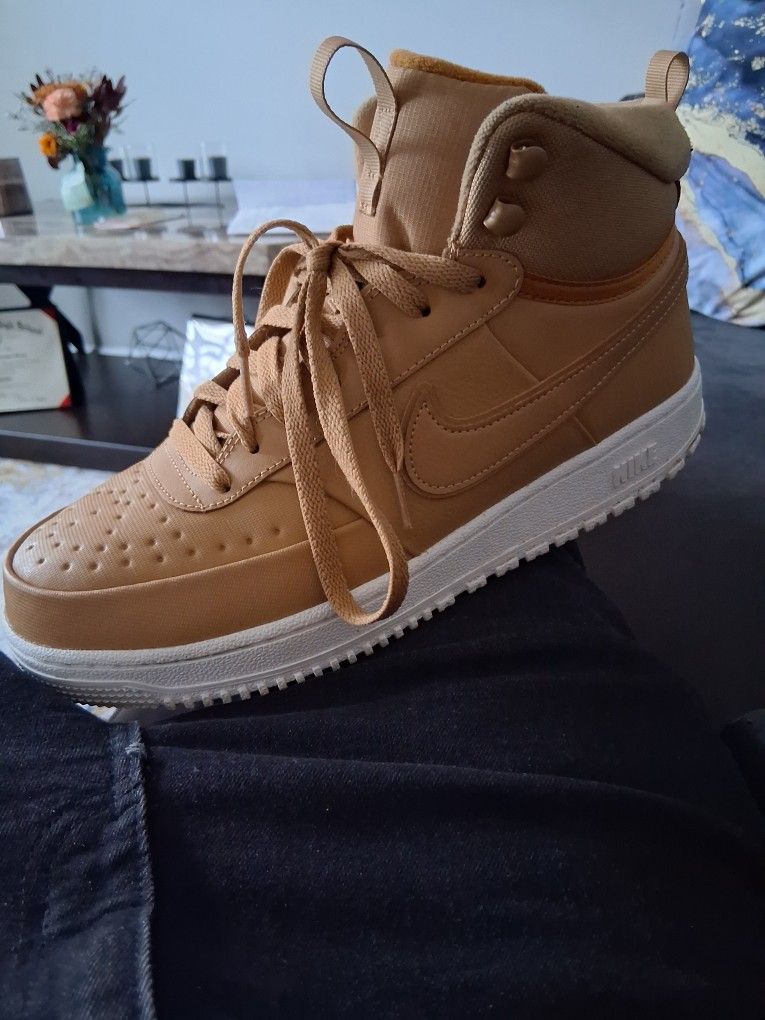 MENS Nike Court Vision Winter Sneakers LIKE New