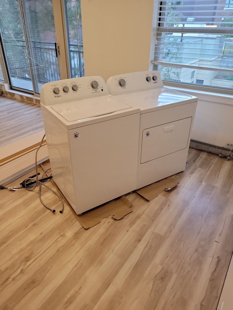 Whirlpool Washer And Dryer Set