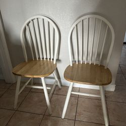 wooden chairs 