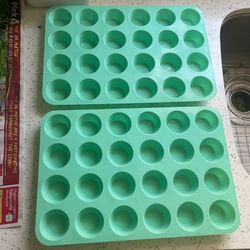 mini muffin cupcake silicone mold x2