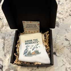 Thin Crew Socks With Coastal Vibe 