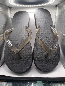 Size 11.5/12 pair of Locals original black flip-flop