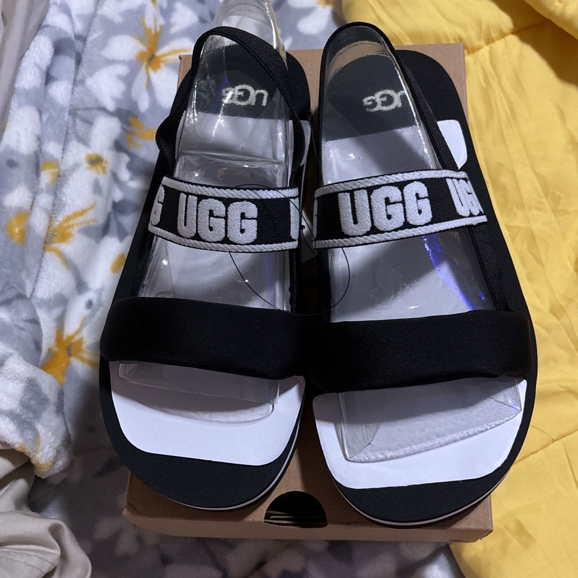 Women Ugg Sandal Sz 6