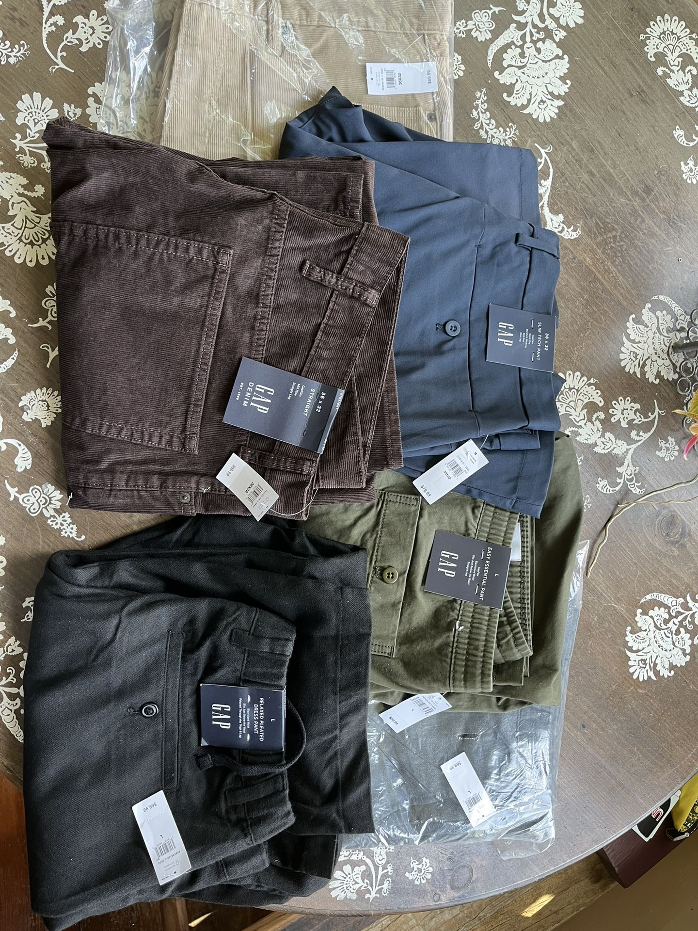 Brand New Gap Men’s Pants