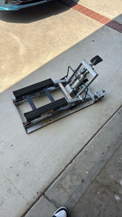 Stinger Motorcycle Bike lift