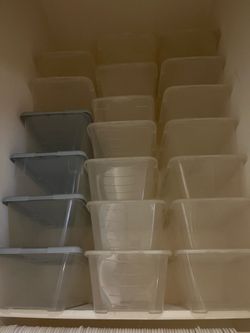 Clear women’s shoe boxes