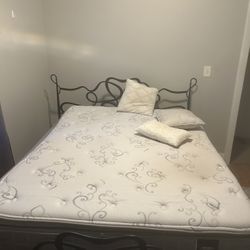 bed/matress/bed frame