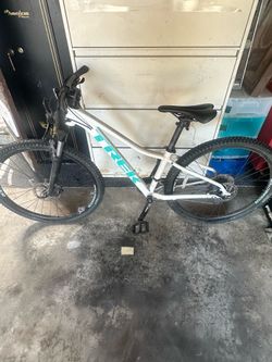 Trek Marlin women’s mtn bike