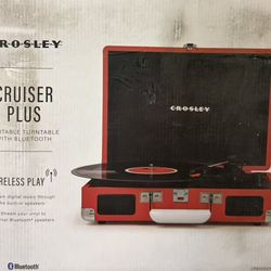 😀 Crosley CR8005F-BK Cruiser Plus Vintage 3-Speed Bluetooth in/Out Suitcase Vinyl Record Player Turntable, Black/Red
