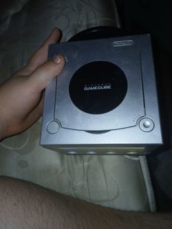 Game Cube 4 Games 2 controllers