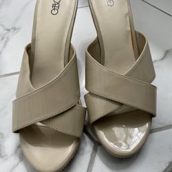 Catos Wedge Nude Hell Sz 9