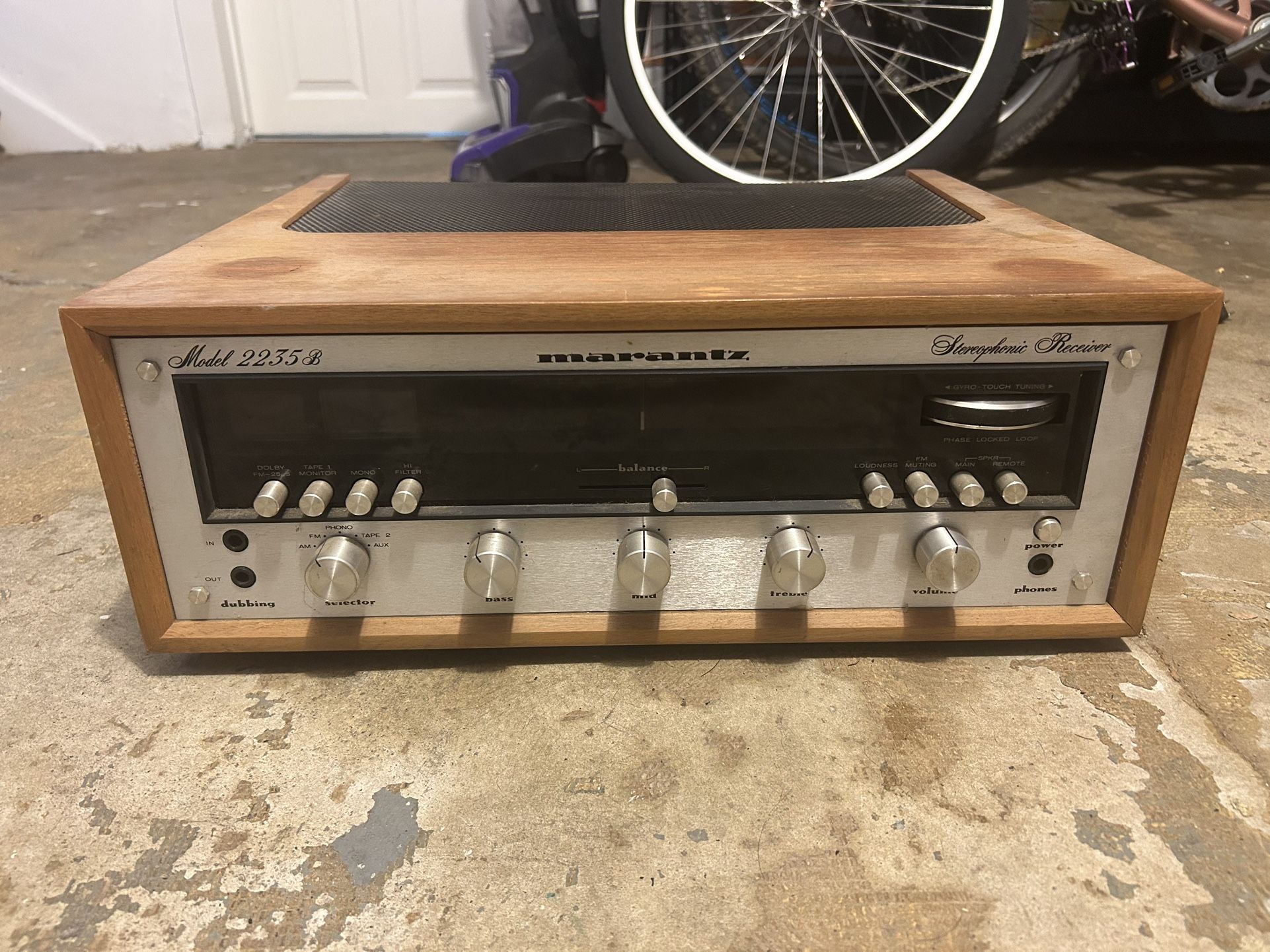 Marantz 2235B Receiver - Walnut Casing 