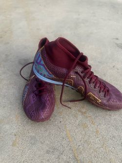 Nike soccer indoor cleats