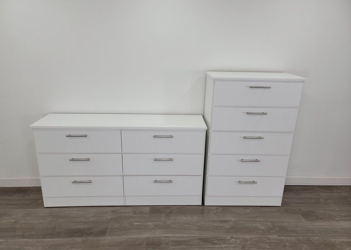 Dreseers and chest