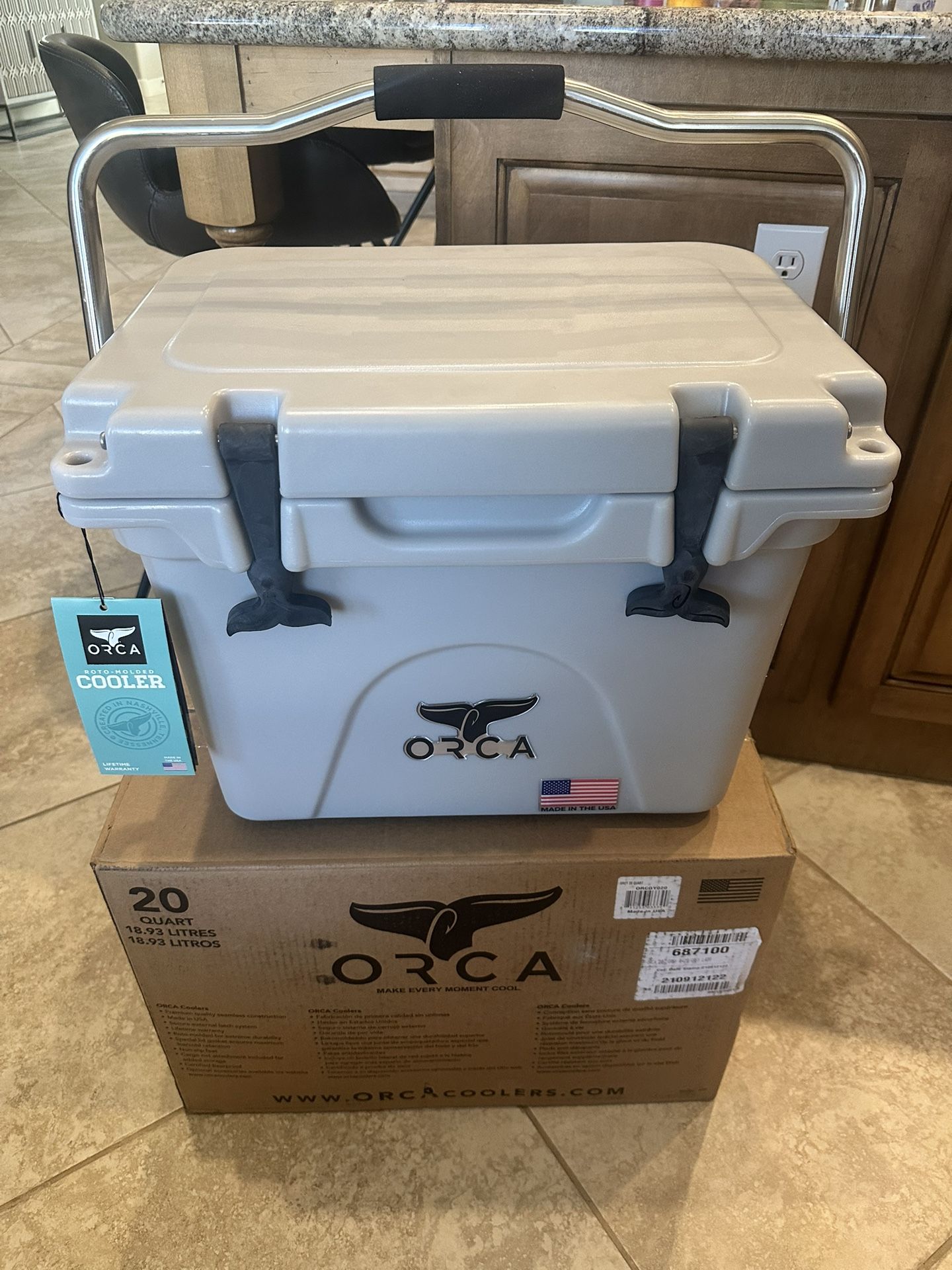 Orca Light Gray 20 Qt Cooler NWT